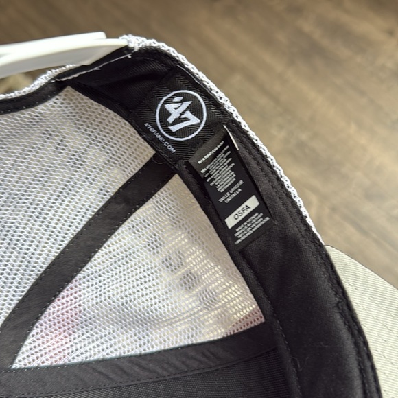 47 Navy/White Milwaukee Brewers Primary Logo Trucker Snapback Hat - Picture 8 of 13